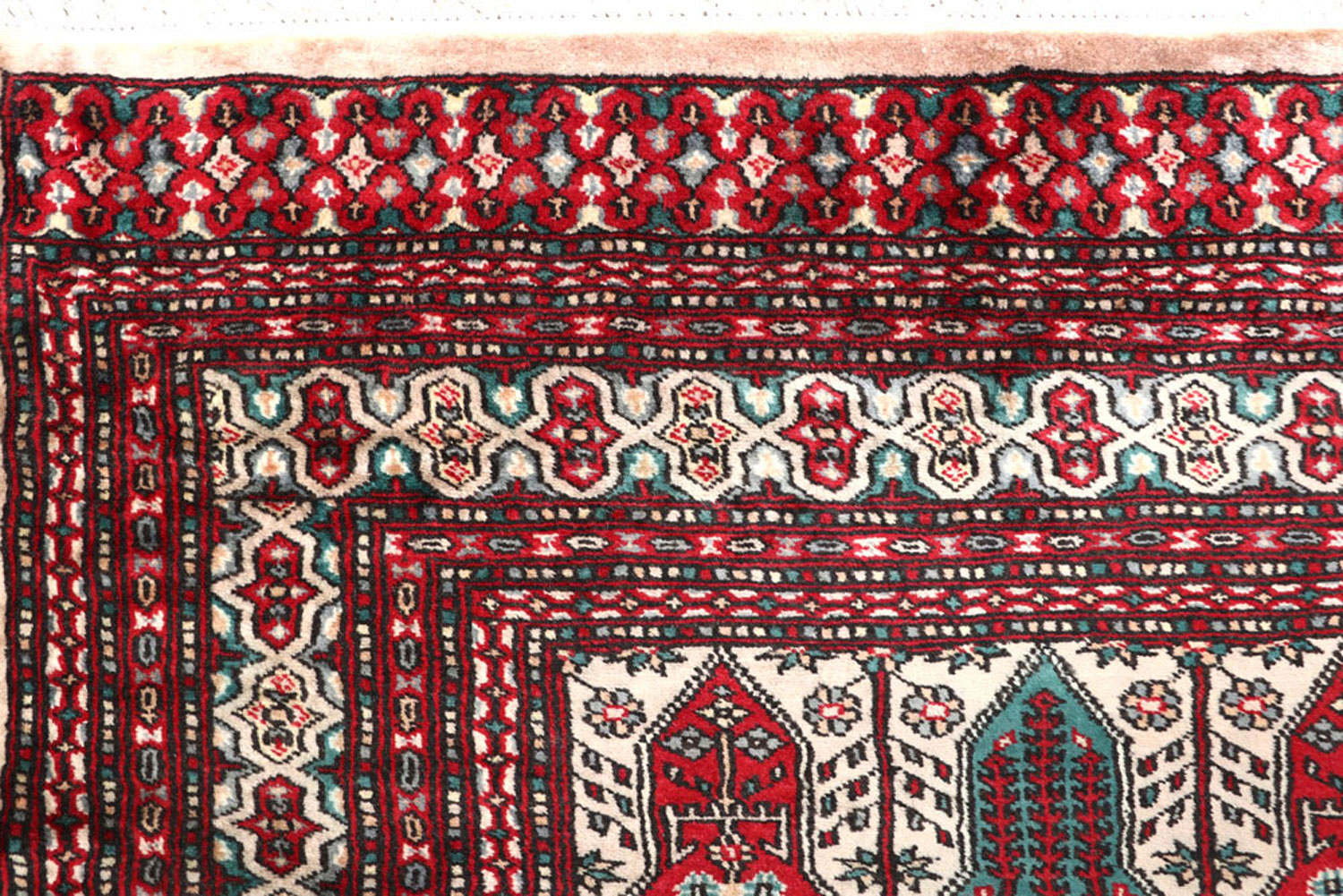 What Is A Suzani Rug