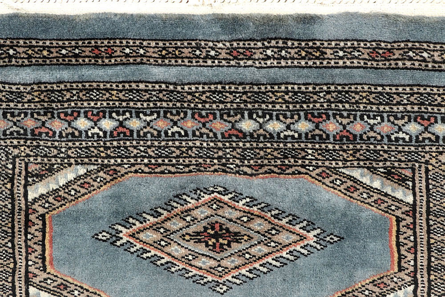 Guides To Pakistani Rugs