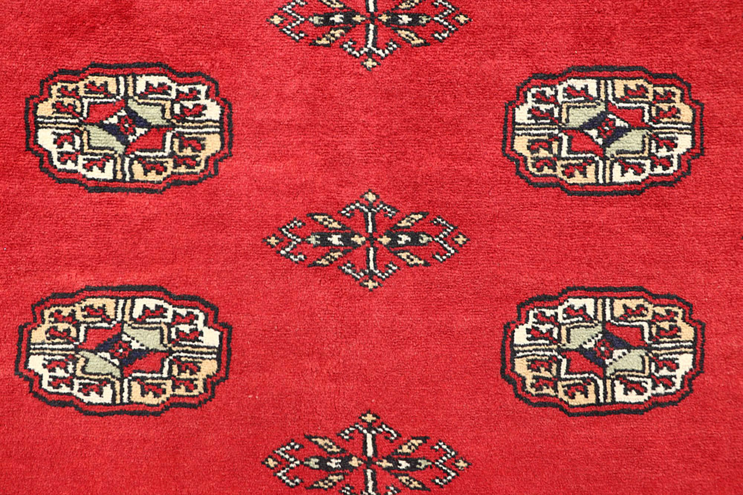 Rug For Under Queen Bed Size