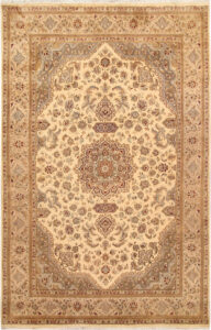 Sepahan Curvilinear Rectangle Wool / Silk Blanched Almond 5′ 7 x 8′ 5 / 170 x 257  – 78668351
